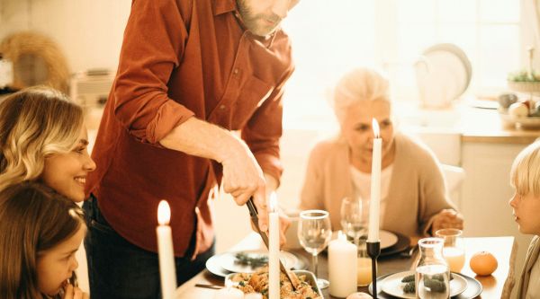 Managing Bladder Leaks During the Holidays: Tips for Staying Confident at Celebrations and Gatherings