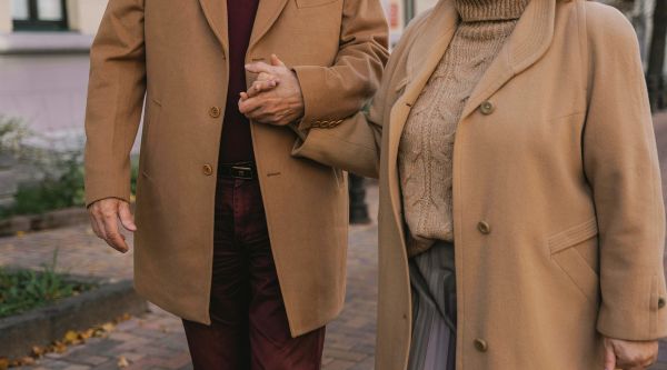Understanding Incontinence in Men vs. Women: Causes, Symptoms and Treatments